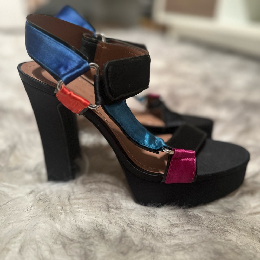 Zara sandals / heels